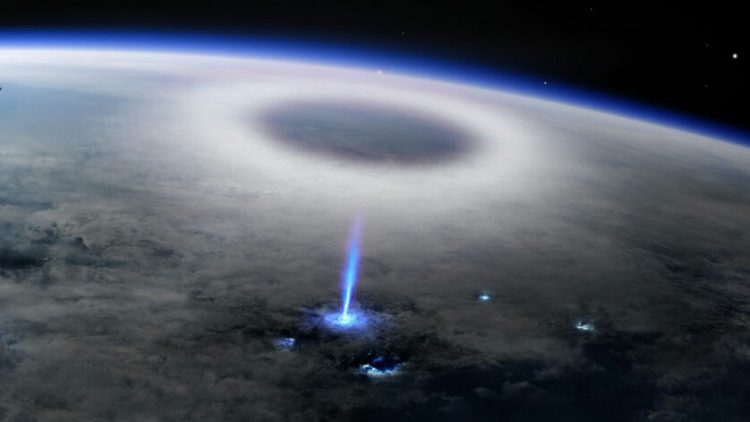 A Estação Espacial Internacional avistou um tipo exótico de raio de cabeça para baixo chamado jato azul (ilustrado) zunindo de uma nuvem de raios para a estratosfera em 2019. Crédito: DTU SPACE, DANIEL SCHMELLING/MOUNT VISUAL