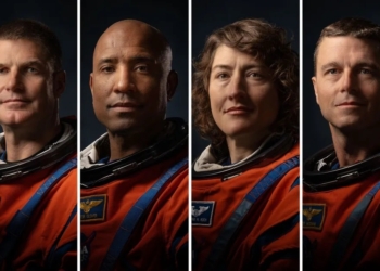 Na ordem, os astronautas Jeremy R. Hansen, Victor Glover, Christina Hammock Koch e Reid Wiseman. — Foto: Nasa/Reprodução